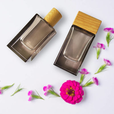 Stylish Clear Coated Empty Glass Oil Perfume Cologne Bottle With Wooden Cap